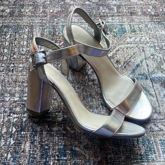 Circus by Sam Edelman Silver Metallic Chunky Heel Sandals Women’s 7 - Picture 2 of 6